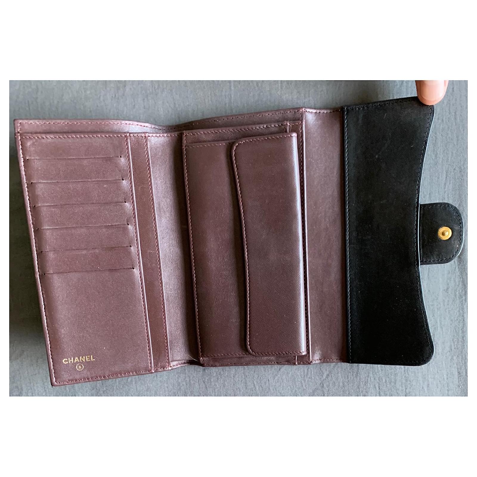 Chanel Timeless Classique wallet Black Leather ref.623880 - Joli Closet