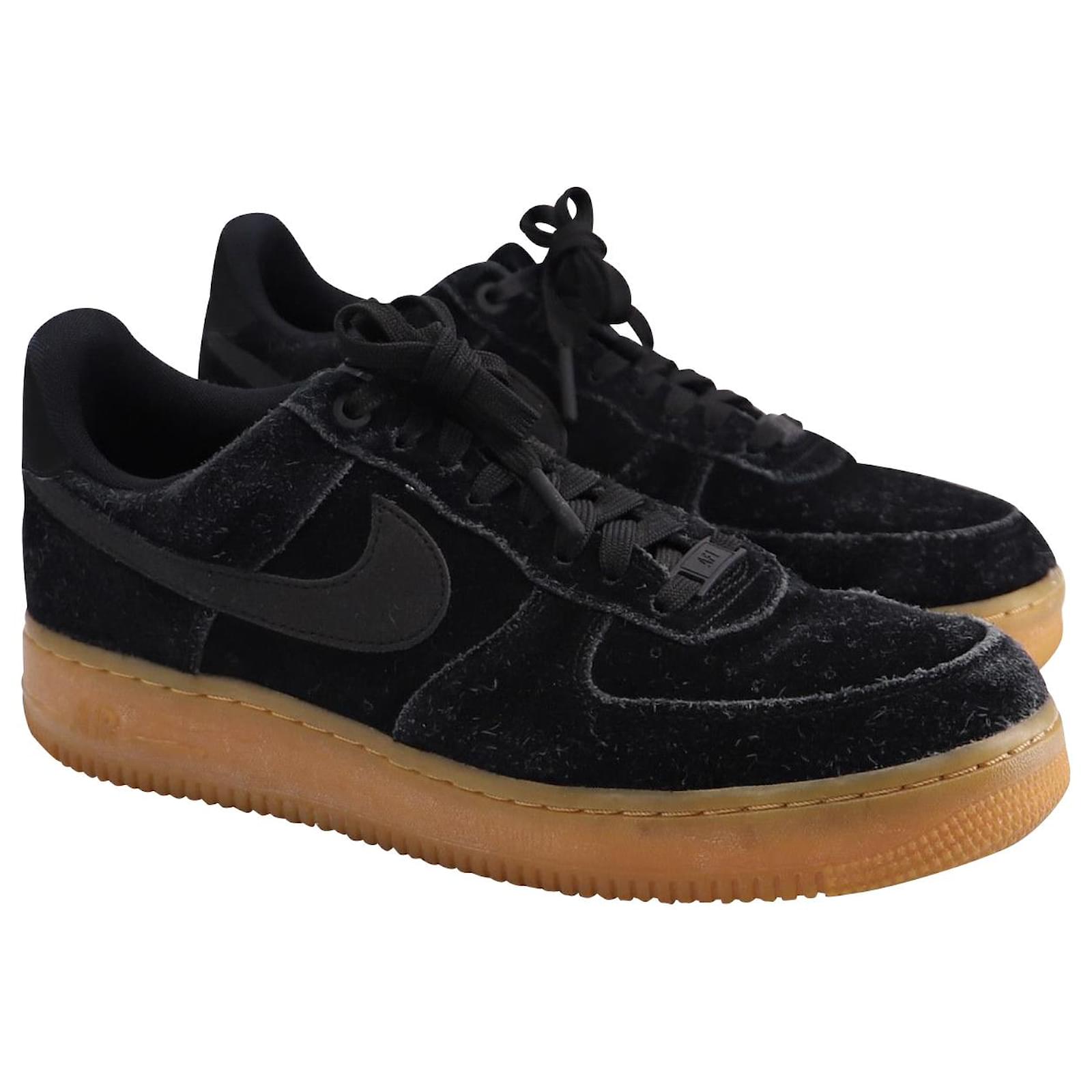 Nike Air Force 1 '07 Black Gum