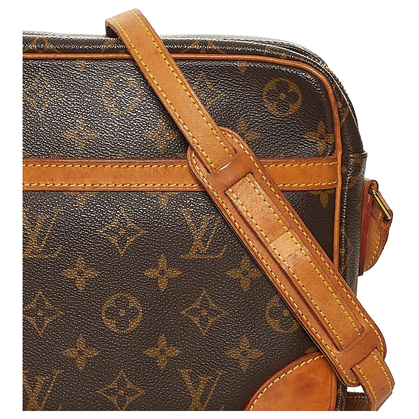 Louis Vuitton Brown Monogram Trocadero 30 Leather Cloth Pony-style calfskin  ref.628793 - Joli Closet