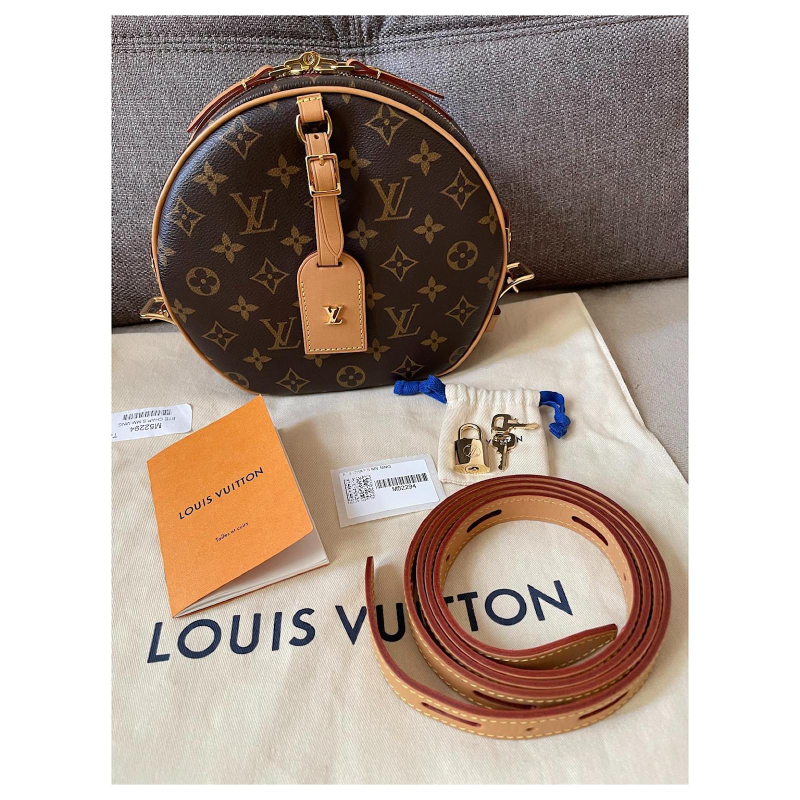 LV M52294 Boite Chapeau Souple Monogram Canvas Bag, Luxury, Bags