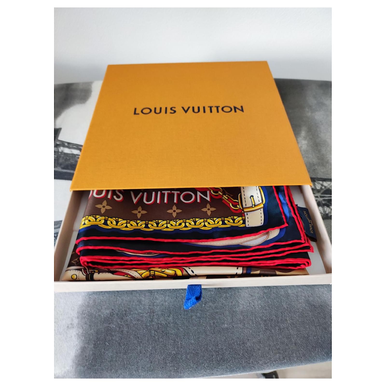 Louis Vuitton Tribute Square Multiple colors Silk ref.290603 - Joli Closet