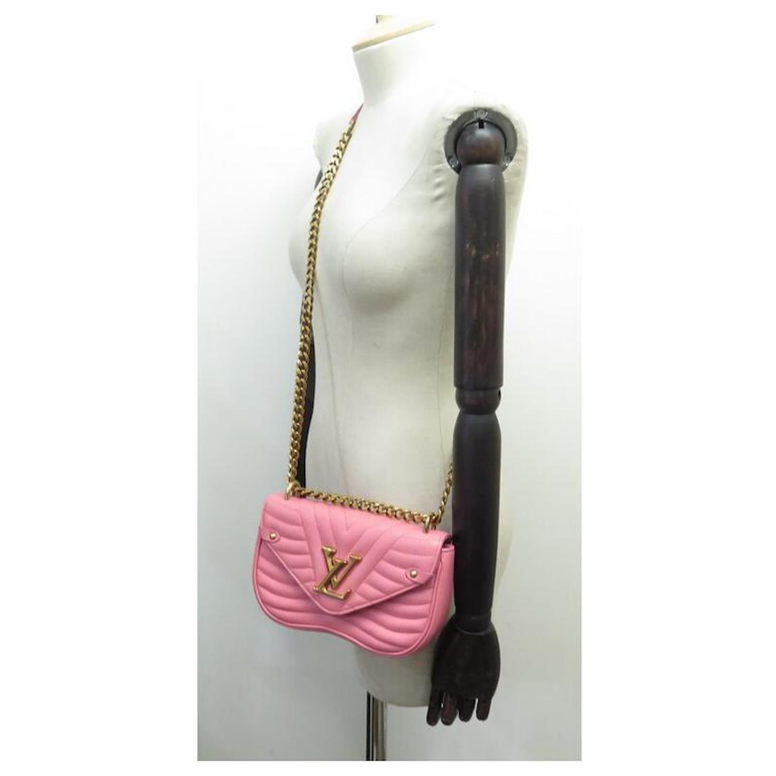 NEW LOUIS VUITTON NEW WAVE CHAIN BANDOULIERE HANDBAG IN PINK LEATHER BAG  ref.629818 - Joli Closet