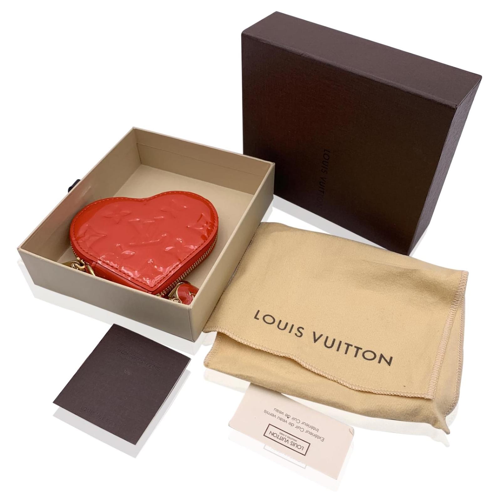 Louis Vuitton Coin Purse - Lv Monogram Heart Vernis