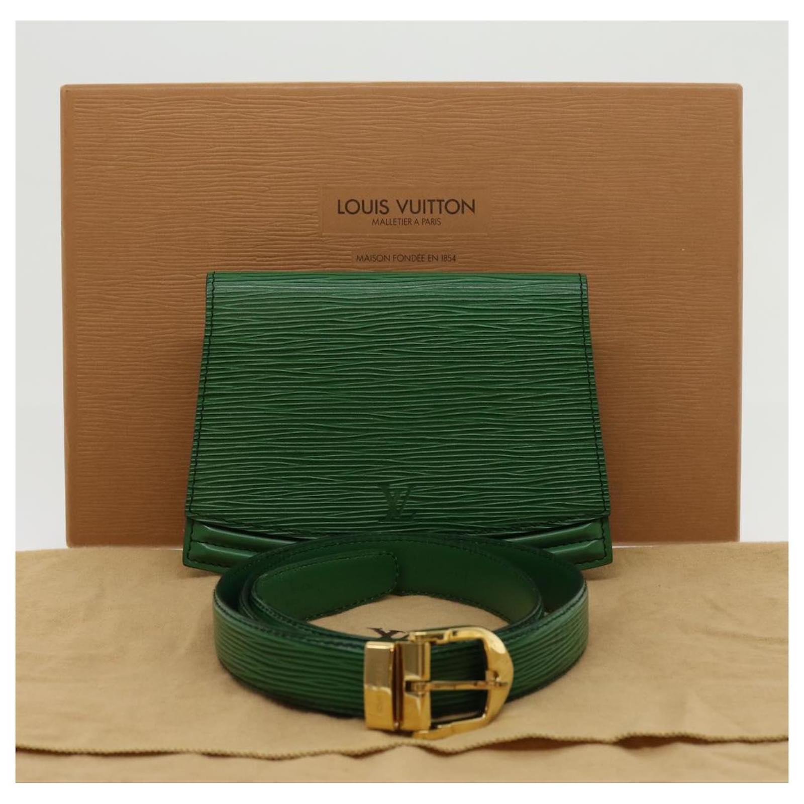 LOUIS VUITTON Epi Pochette Ceinture Tilshit Waist Pouch Green