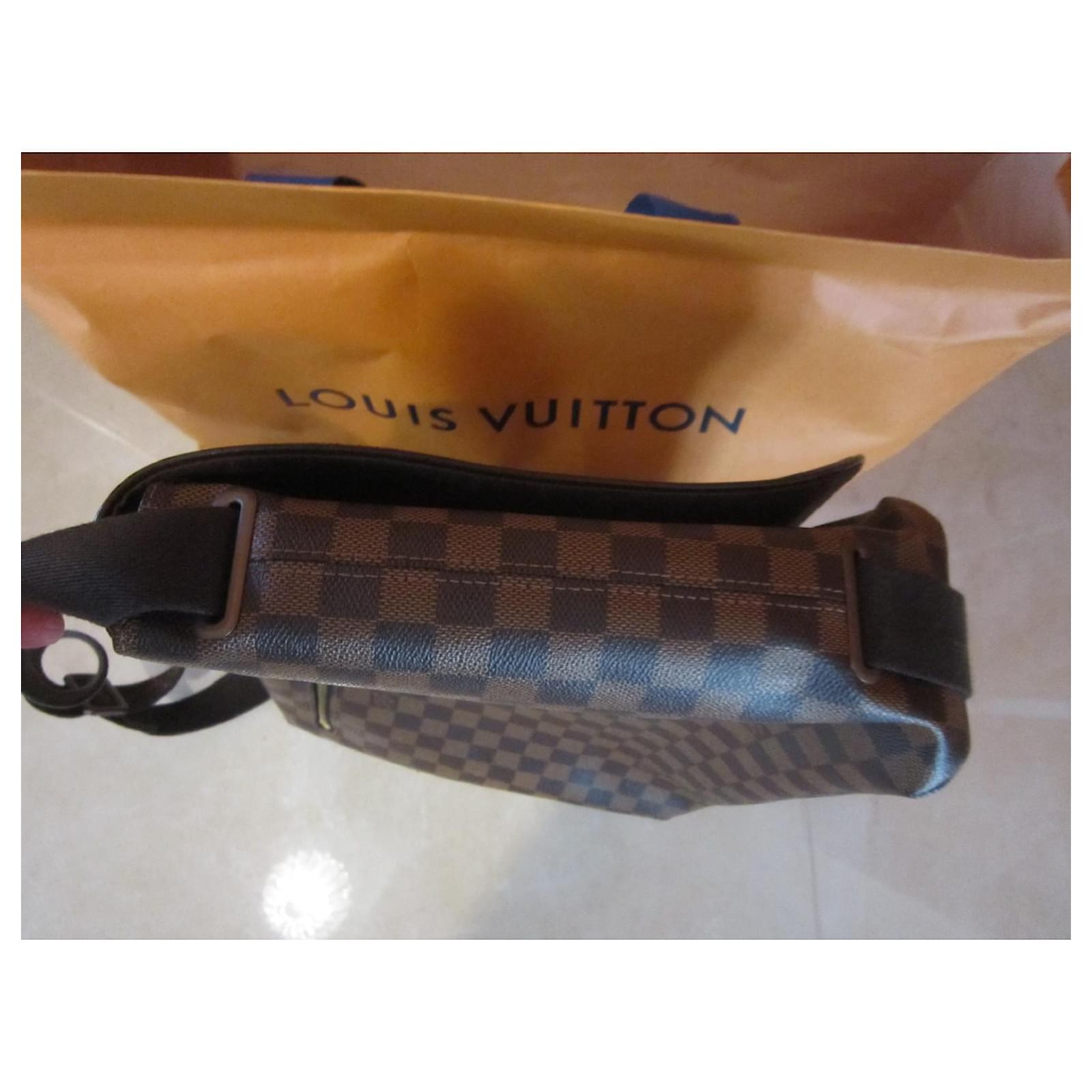 Louis Vuitton LV Brooklyn Damier GM Messenger Bag 
