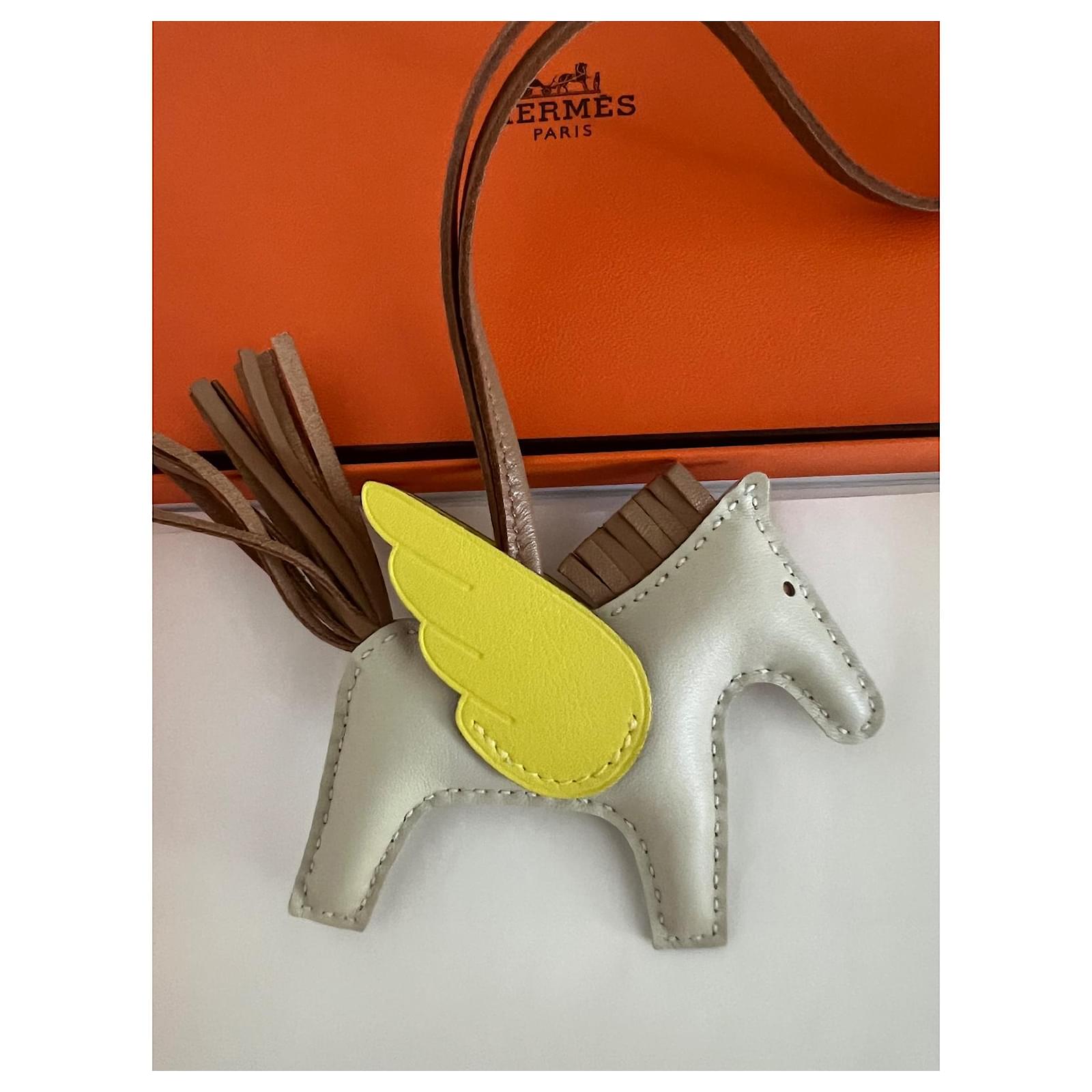 Hermès Hermes Pegasus Rodeo PM Beige Yellow Cream Hazelnut Leather