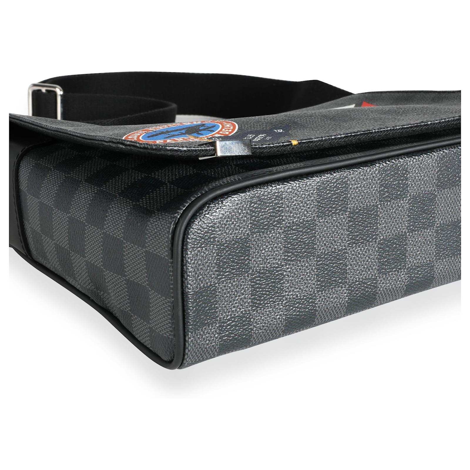 Louis Vuitton District Messenger Bag Limited Edition Damier
