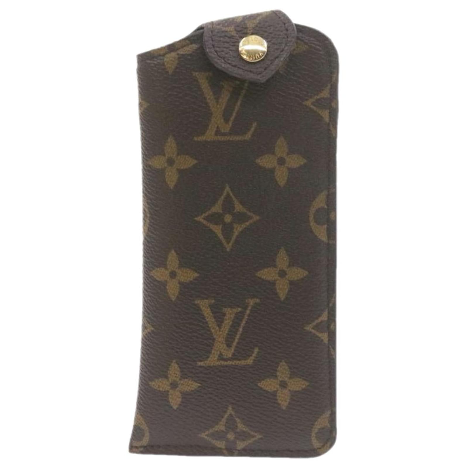 LOUIS VUITTON Monogram Etui a lunettes Simple Glasses Case