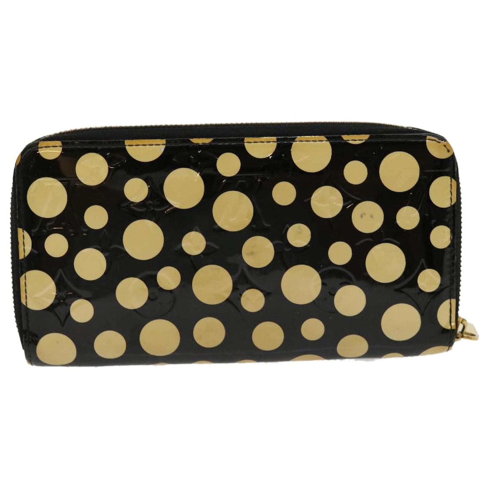 LOUIS VUITTON Vernis Dot Infinity Zippy Wallet Yayoi Kusama DH64220 Auth  am2698g Black Patent leather ref.635184 - Joli Closet