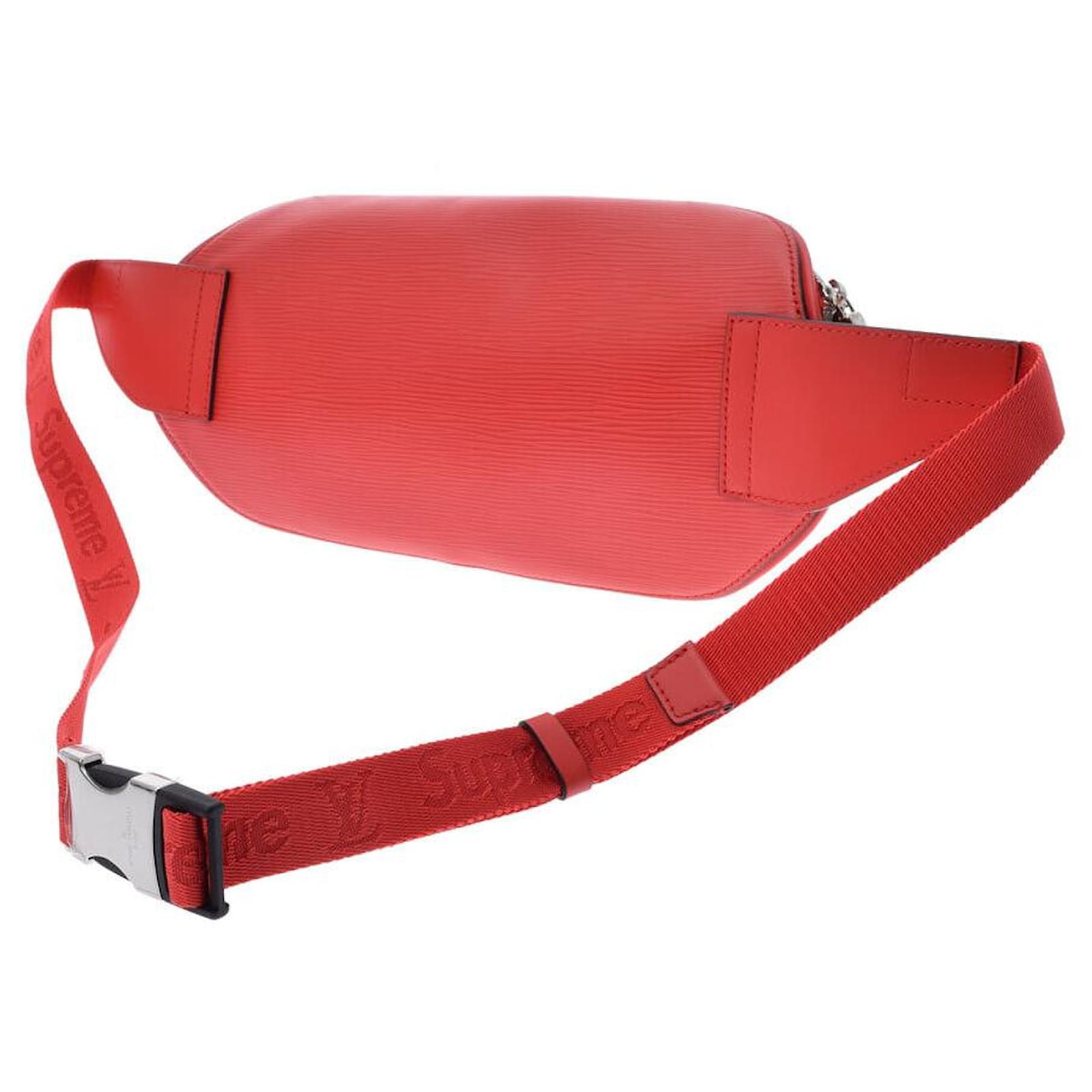 Louis Vuitton Bum bag Red Leather ref.635385 Joli Closet