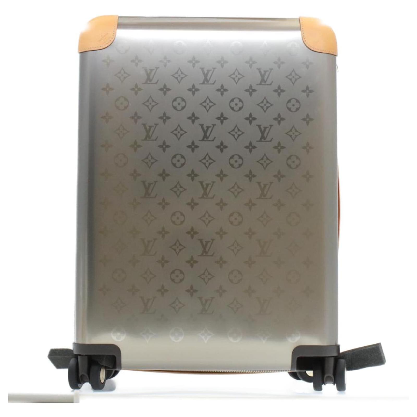 LOUIS VUITTON Epi Horizon 55 Suitcase Black M23235 LV Auth 38083 Mint  Condition
