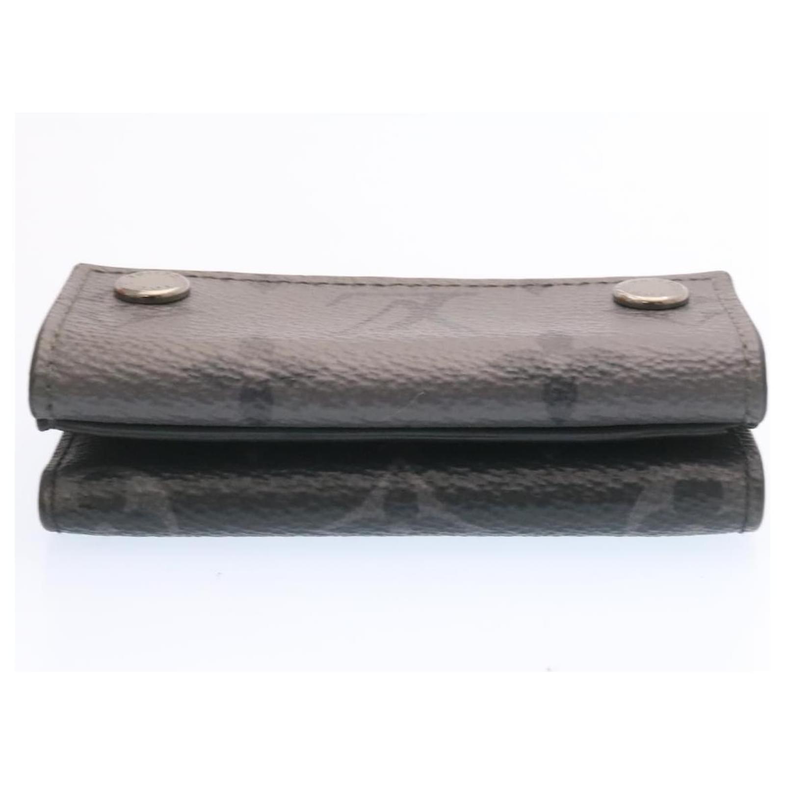 LOUIS VUITTON Monogram Eclipse Reverse Discovery Compact Wallet