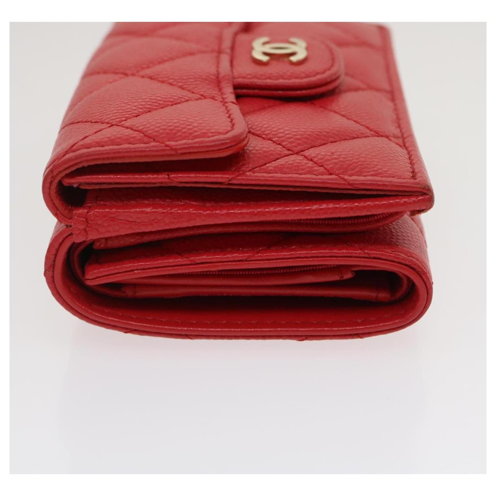 CHANEL Caviar Skin Matelasse Small Flap Wallet Leather Red CC Auth jk1335a  ref.636395 - Joli Closet