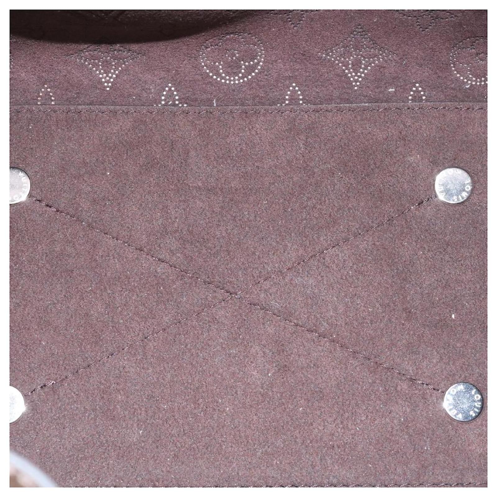 LOUIS VUITTON Monogram Mahina Bella Hand Bag Pink M57068 LV Auth ar6430a  Cloth ref.636540 - Joli Closet