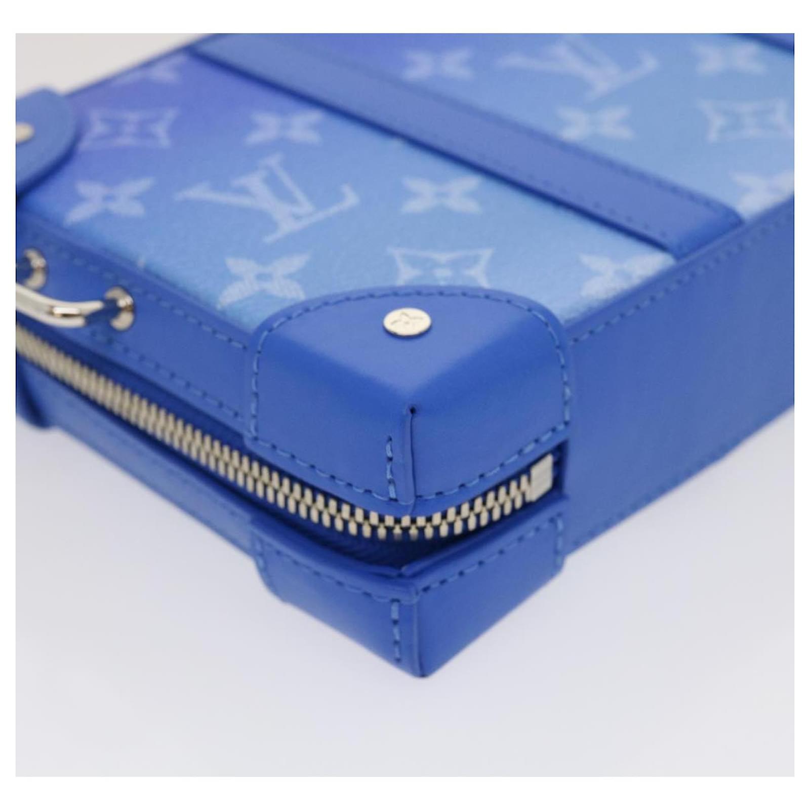 LOUIS VUITTON Monogram Clouds Soft Trunk Wallet Shoulder Bag M45432 auth  29570a Blue Cloth ref.636788 - Joli Closet