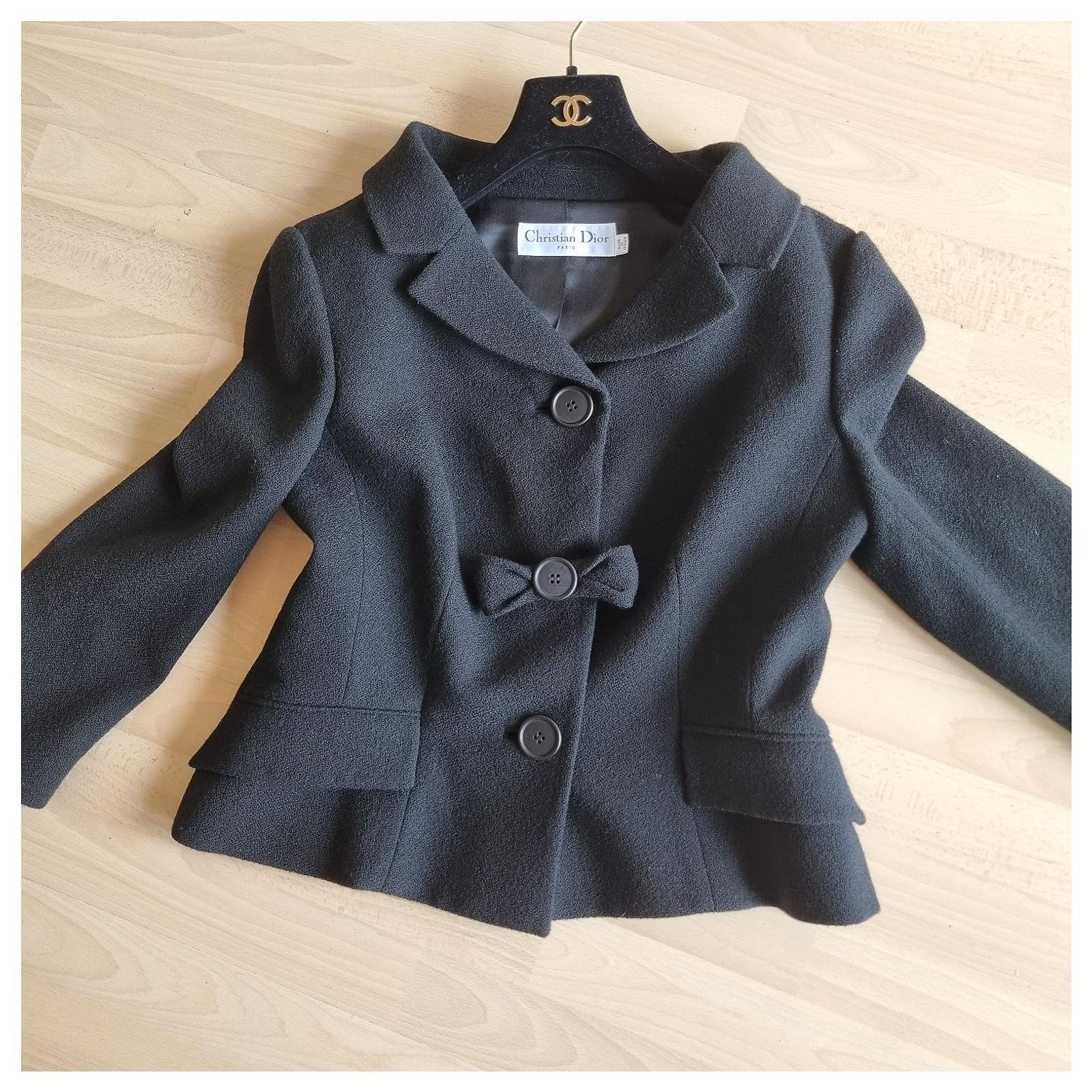 Veste Louis Féraud En Crêpe De Laine Noire – Taille 48, Nervures Surpiquées – Très Bon état