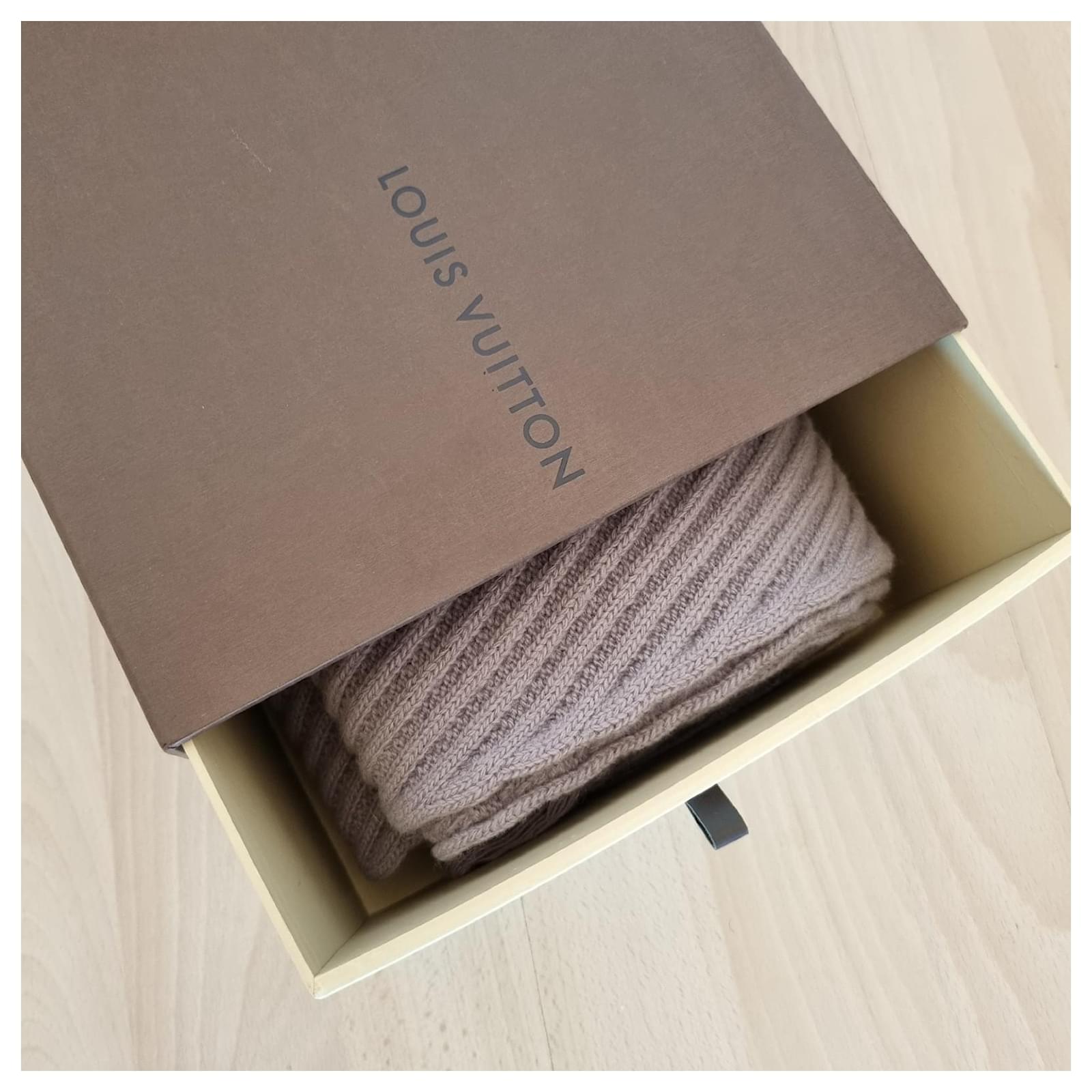 Louis Vuitton XXL scarf large mauve cashmere wool like new Lavender  ref.637847 - Joli Closet