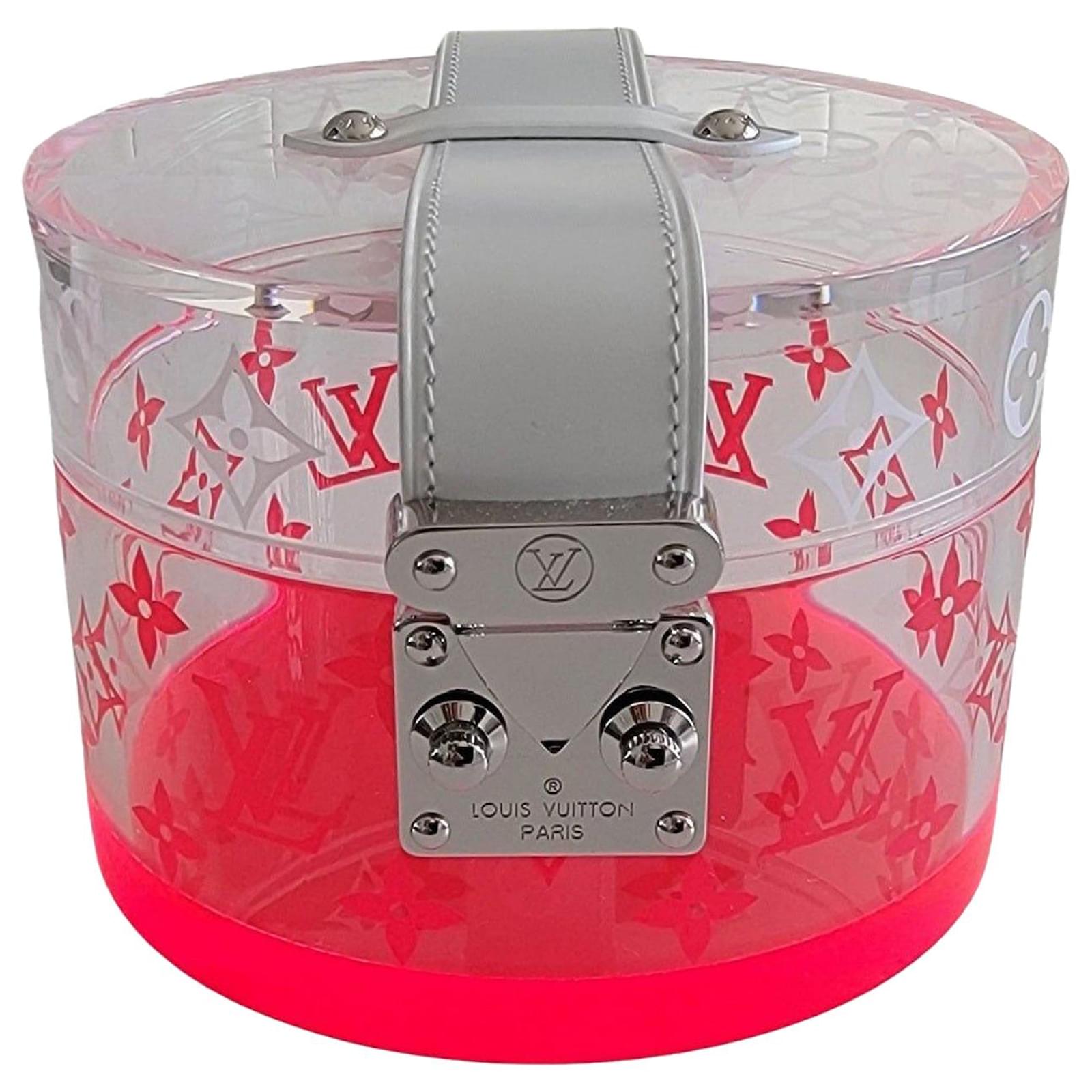 Louis Vuitton Rare White Red Plexiglass Scott Trunk Clutch Box Limited  Edition Leather ref.639363 - Joli Closet