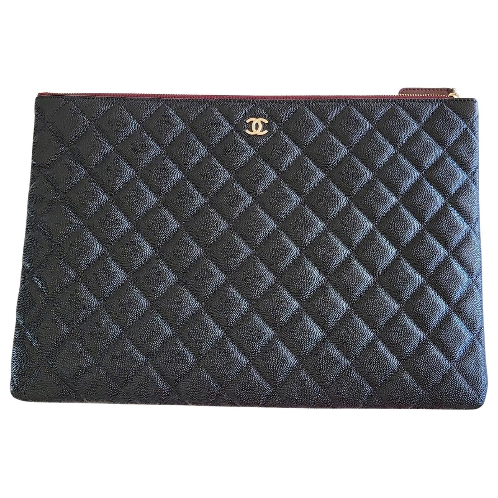 Chanel Large O Black Caviar Leather Clutch ref.639364 - Joli Closet