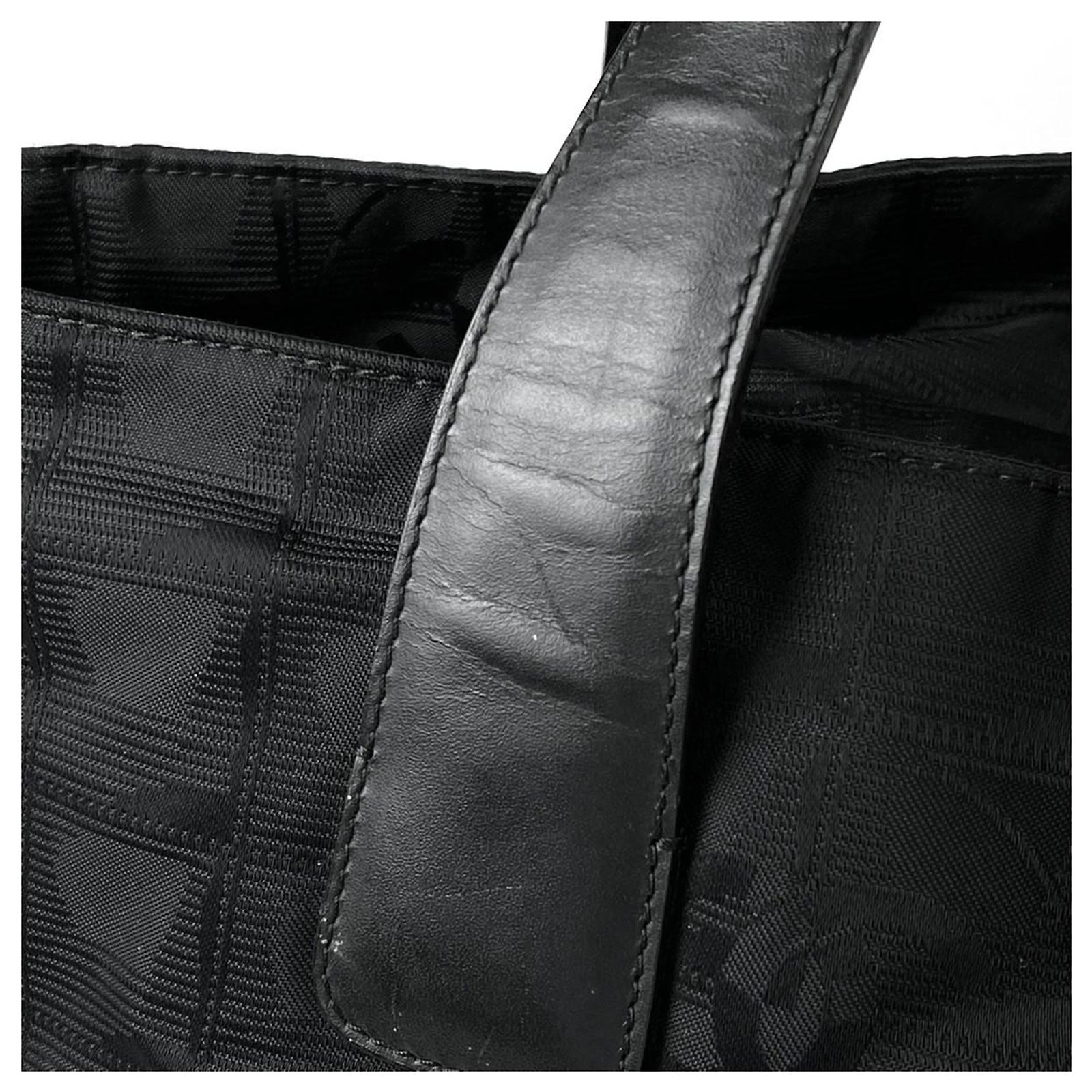 Chanel Black Leather Nylon ref.641027 - Joli Closet