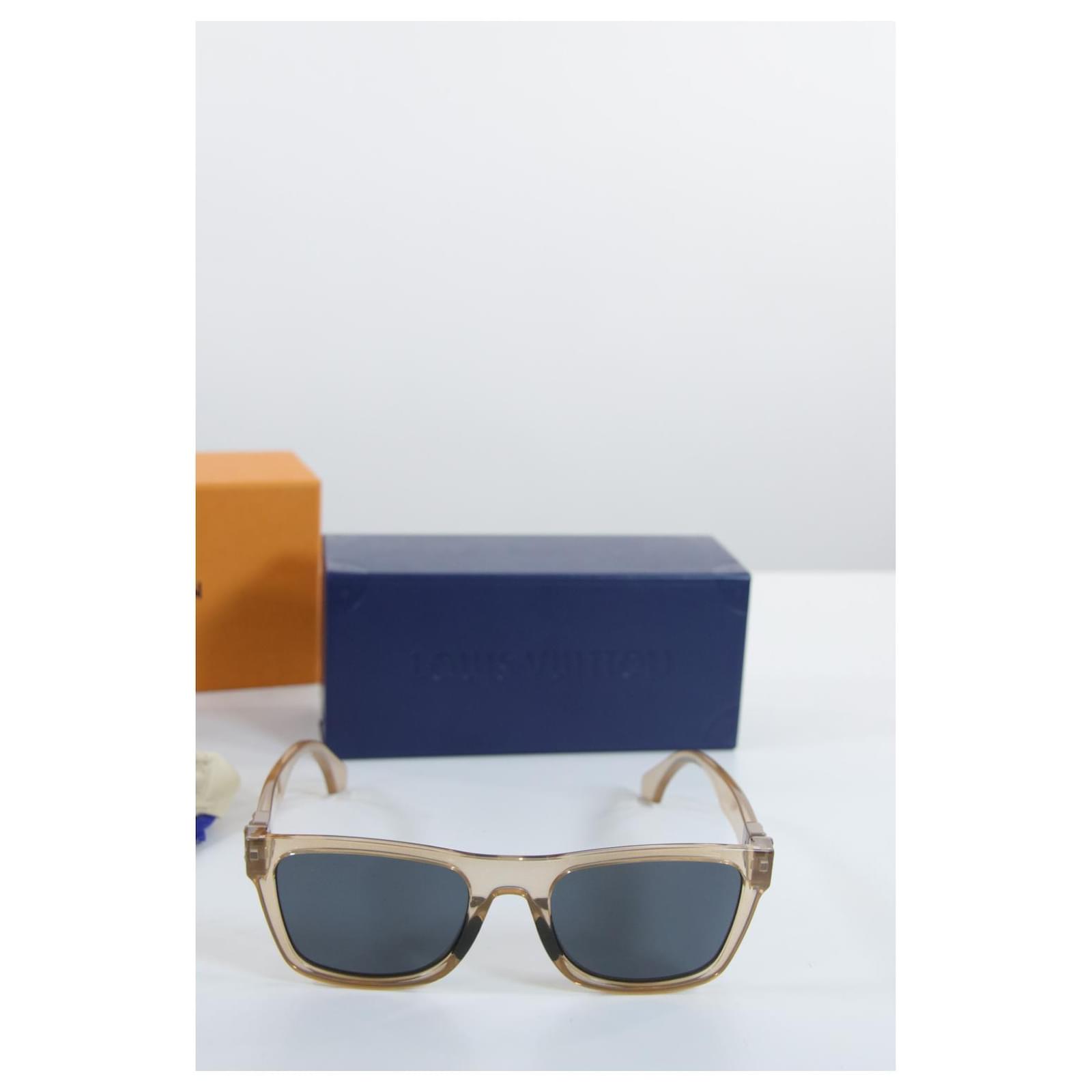 Louis Vuitton sunglasses Beige Plastic ref.645715 - Joli Closet