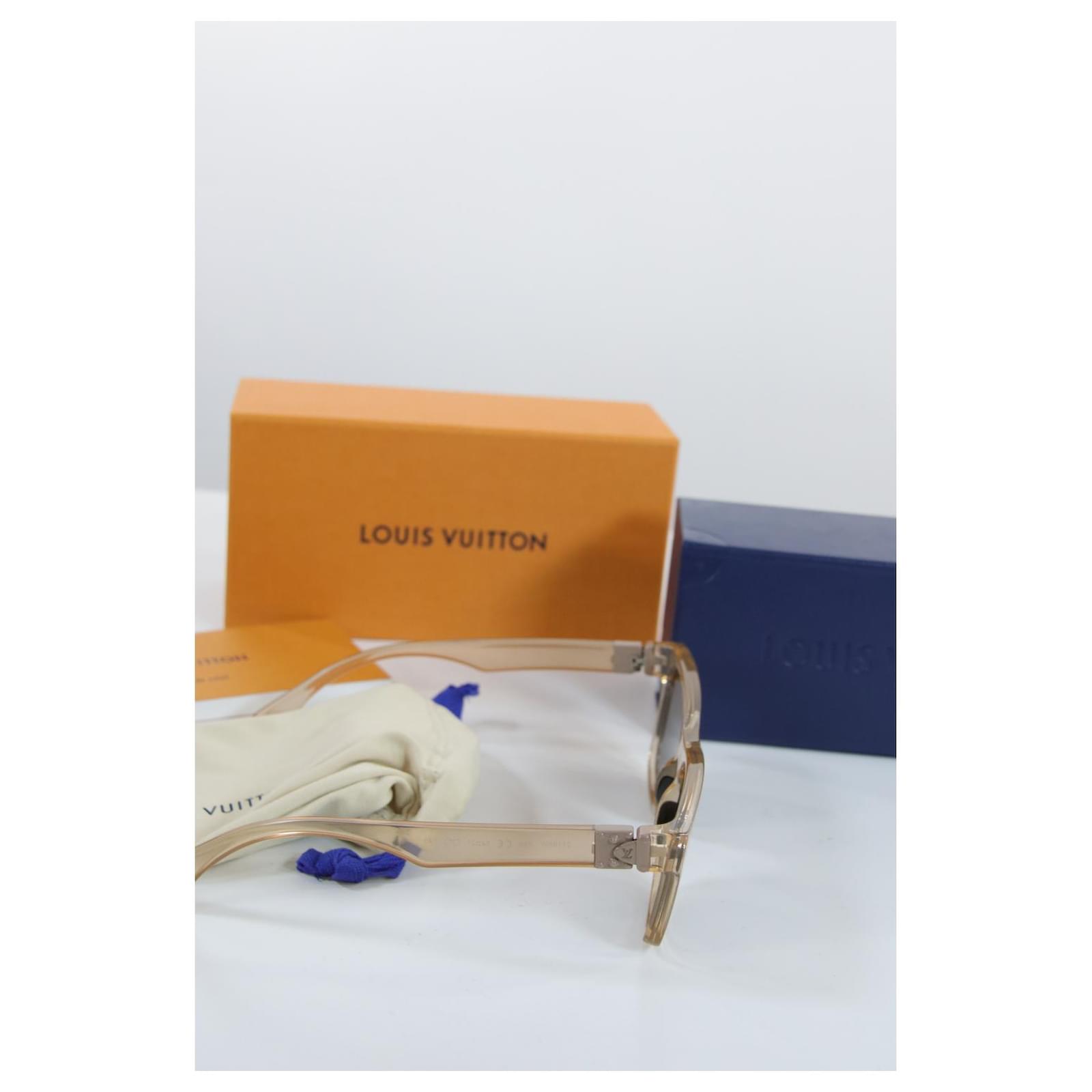 Louis Vuitton sunglasses Beige Plastic ref.645715 - Joli Closet