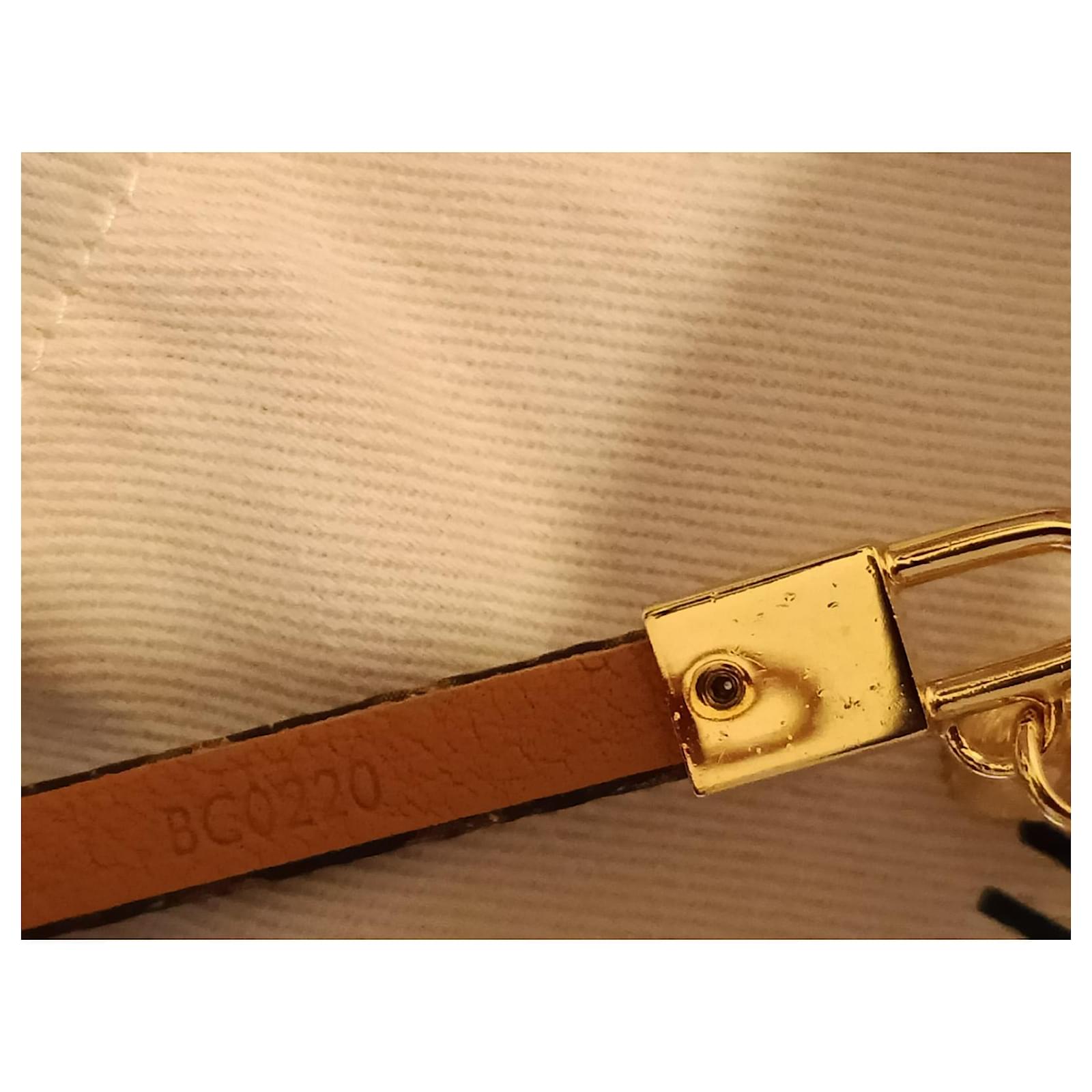 Montsouris Louis Vuitton Alma bracelet Brown Cloth ref.645138
