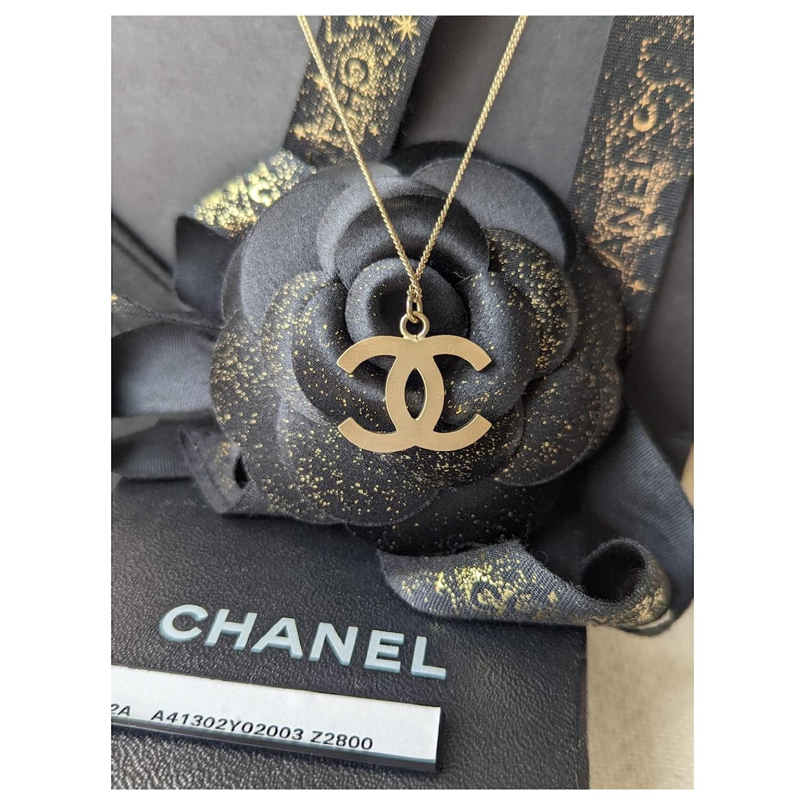 Chanel CC B12A logo classic square crystal necklace in GHW tag 