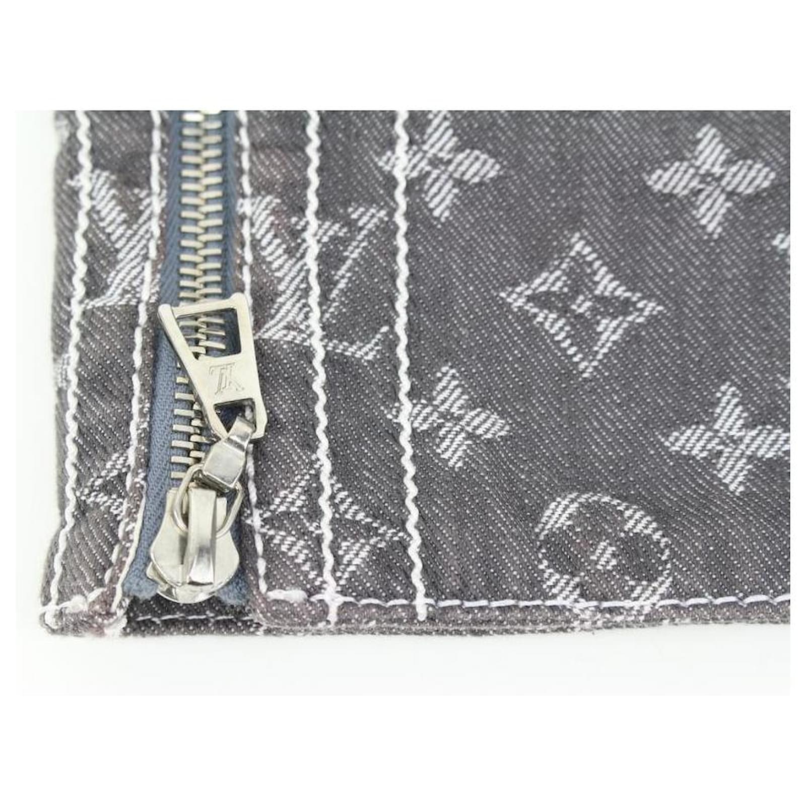 Autre Marque Louis Vuitton Sz 2 Grey Denim Monogram Cropped Jeans Capri  Pants Upcycle ref.649016 - Joli Closet