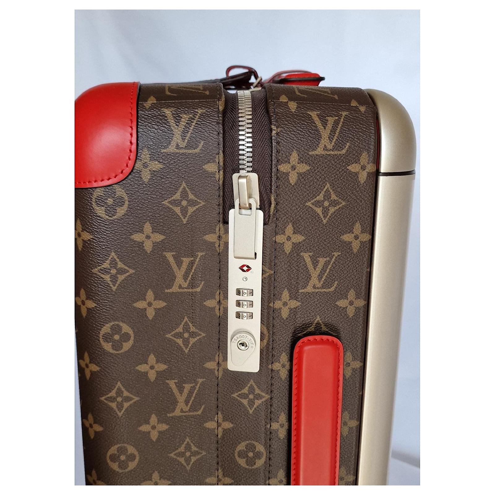 Louis Vuitton Horizon 55 UNIQUE PIECE IN THE WORLD Brown Red Leather Cloth  ref.649154 - Joli Closet