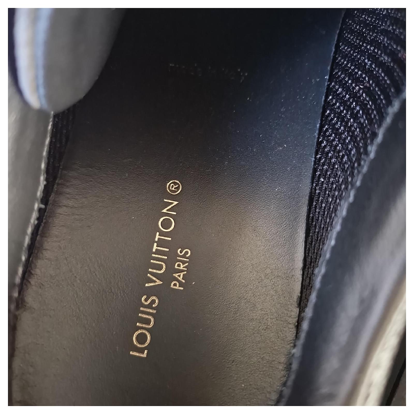 Louis Vuitton Run away luxury Black White Grey Leather ref.651874 - Joli  Closet
