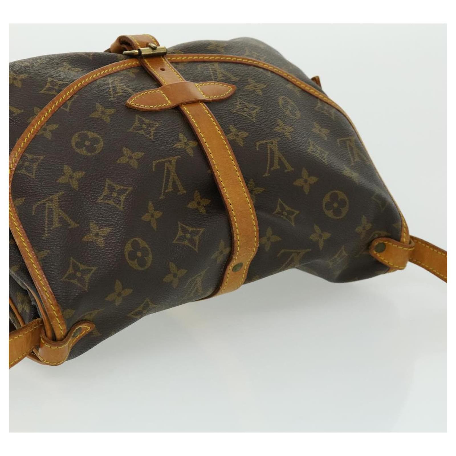 Louis Vuitton Saumur 30 Brown Cloth ref.652682 - Joli Closet