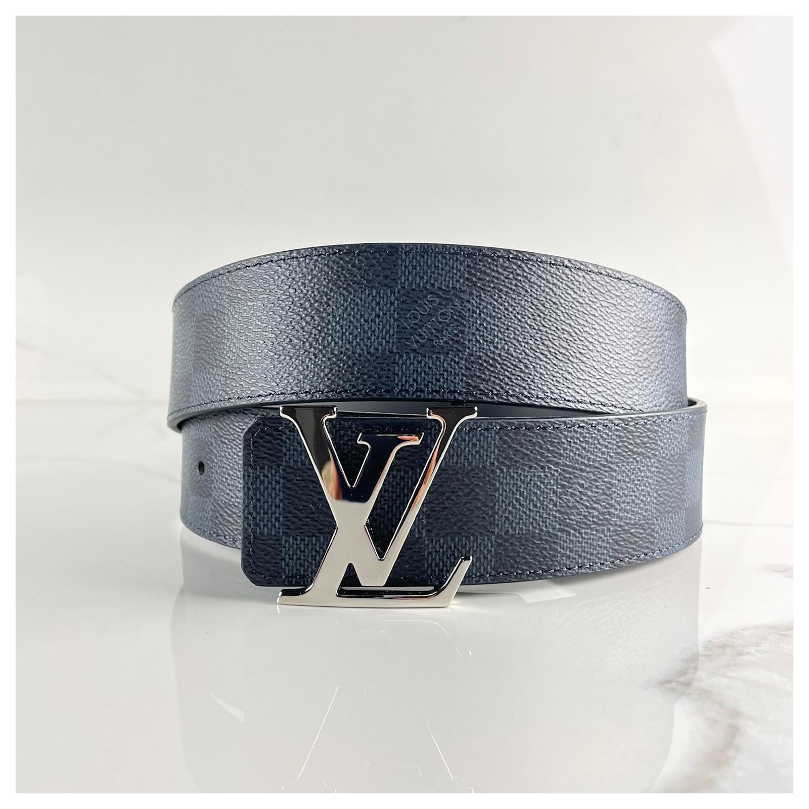 Louis Vuitton LV Initials Belt 40 mm Reversible Black Dark blue Cloth  ref.655702 - Joli Closet