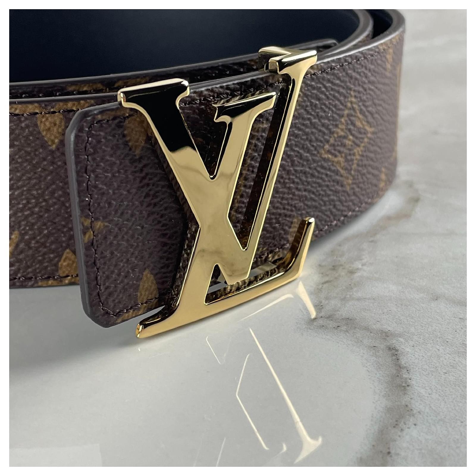 Louis Vuitton LV Initials Belt 40 mm Reversible Brown Cloth ref.655709 -  Joli Closet