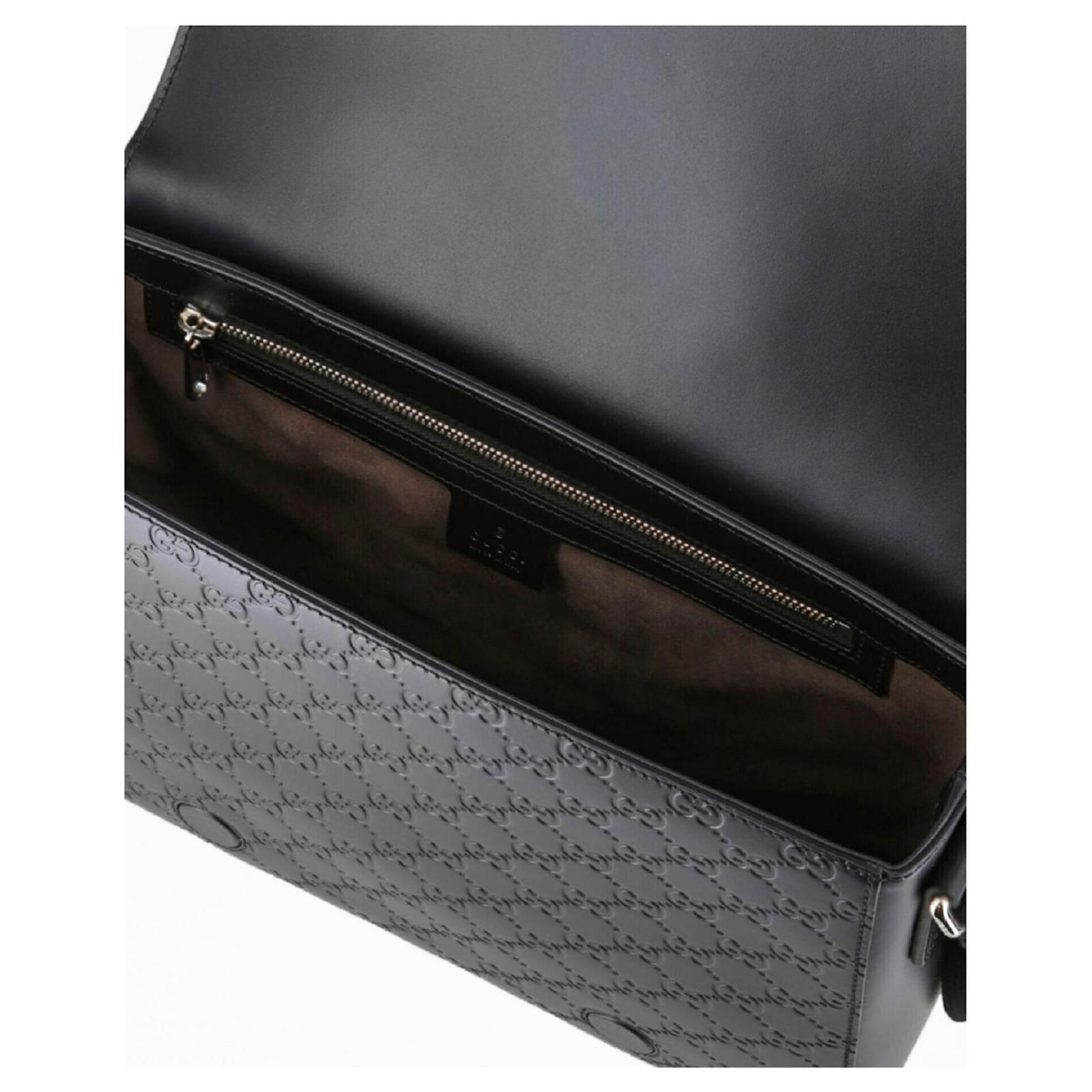Gucci Leather Monogram Messenger Bag Black ref.655803 - Joli Closet