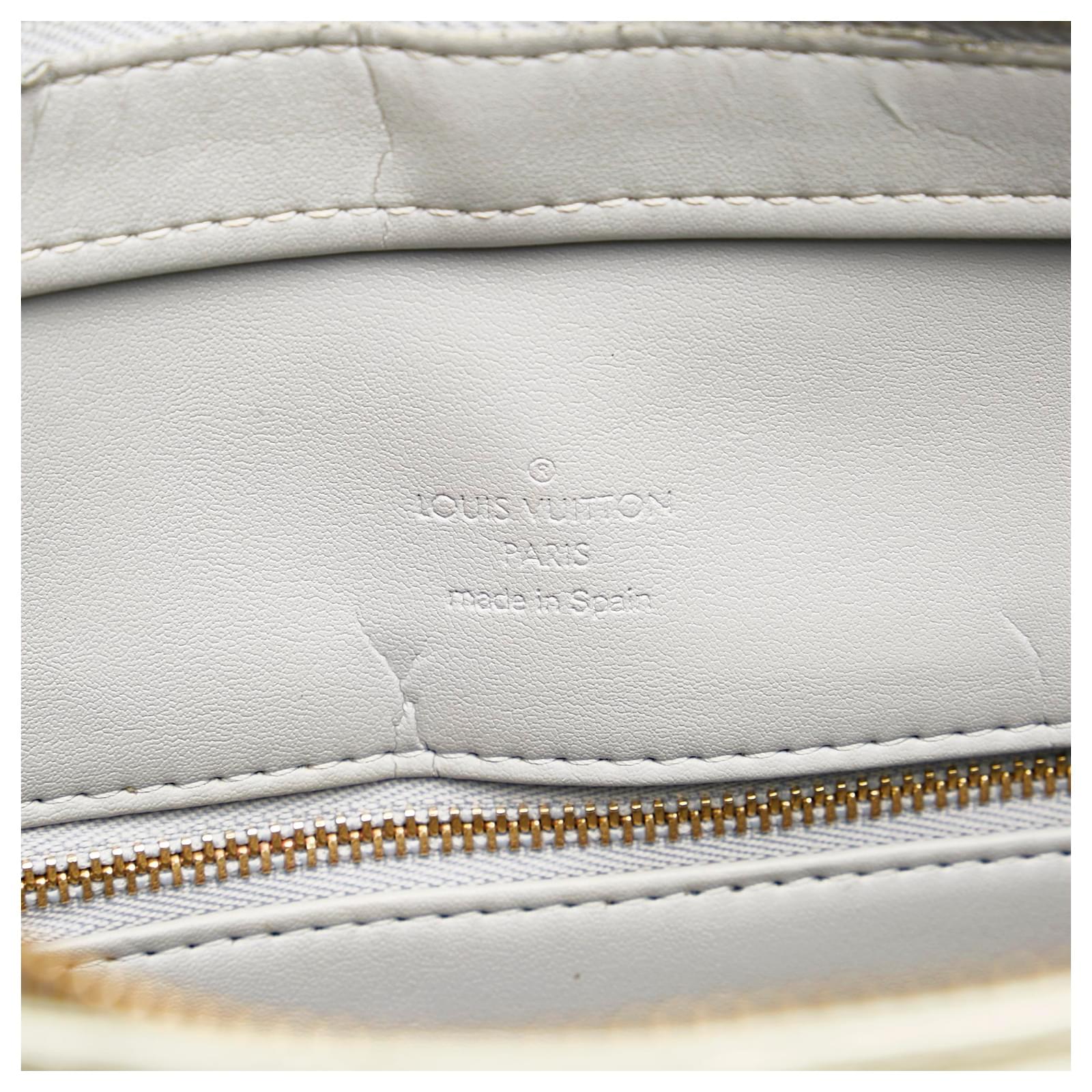 Louis Vuitton Silver Monogram Vernis Houston Silvery Leather Patent leather  ref.656463 - Joli Closet