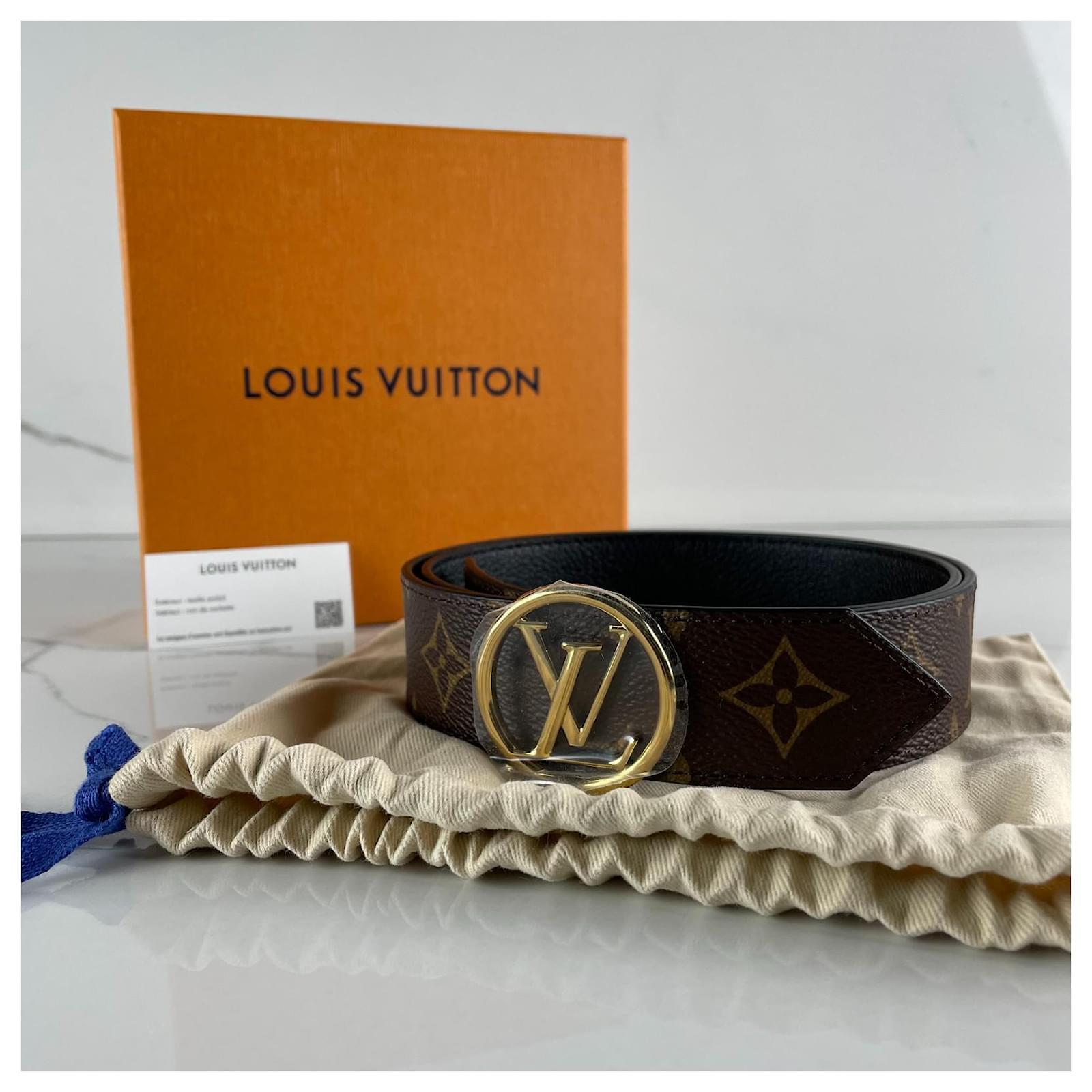 Louis Vuitton LV Circle 35mm Reversible Belt Black + Cowhide. Size 110 cm