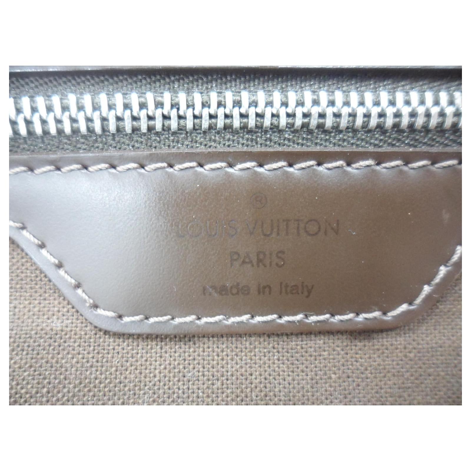 Louis Vuitton Brown Taiga Leather Viktor Messenger Bag - Yoogi's Closet