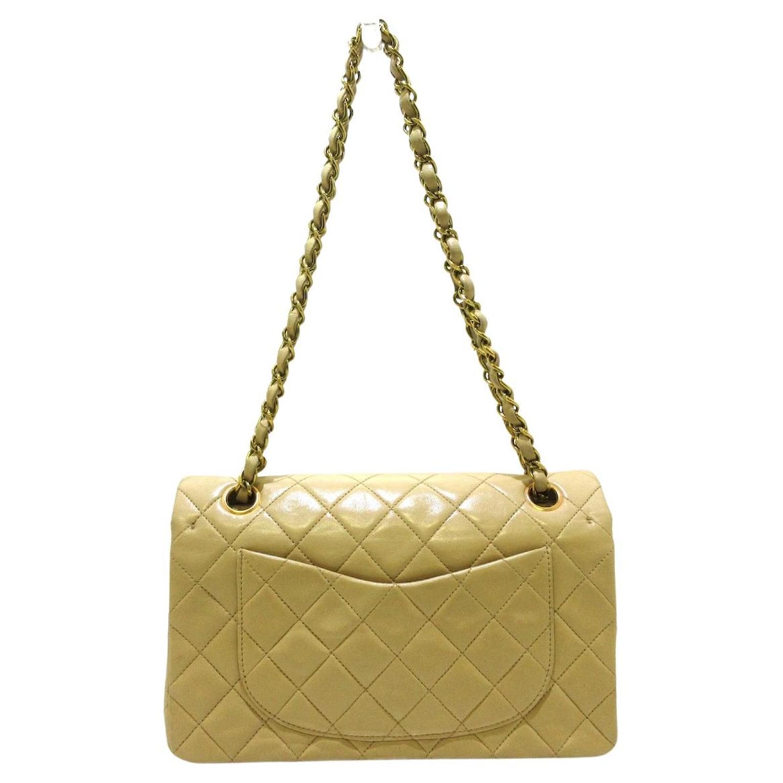 Chanel Classic Flap Beige Leather ref.657319 - Joli Closet