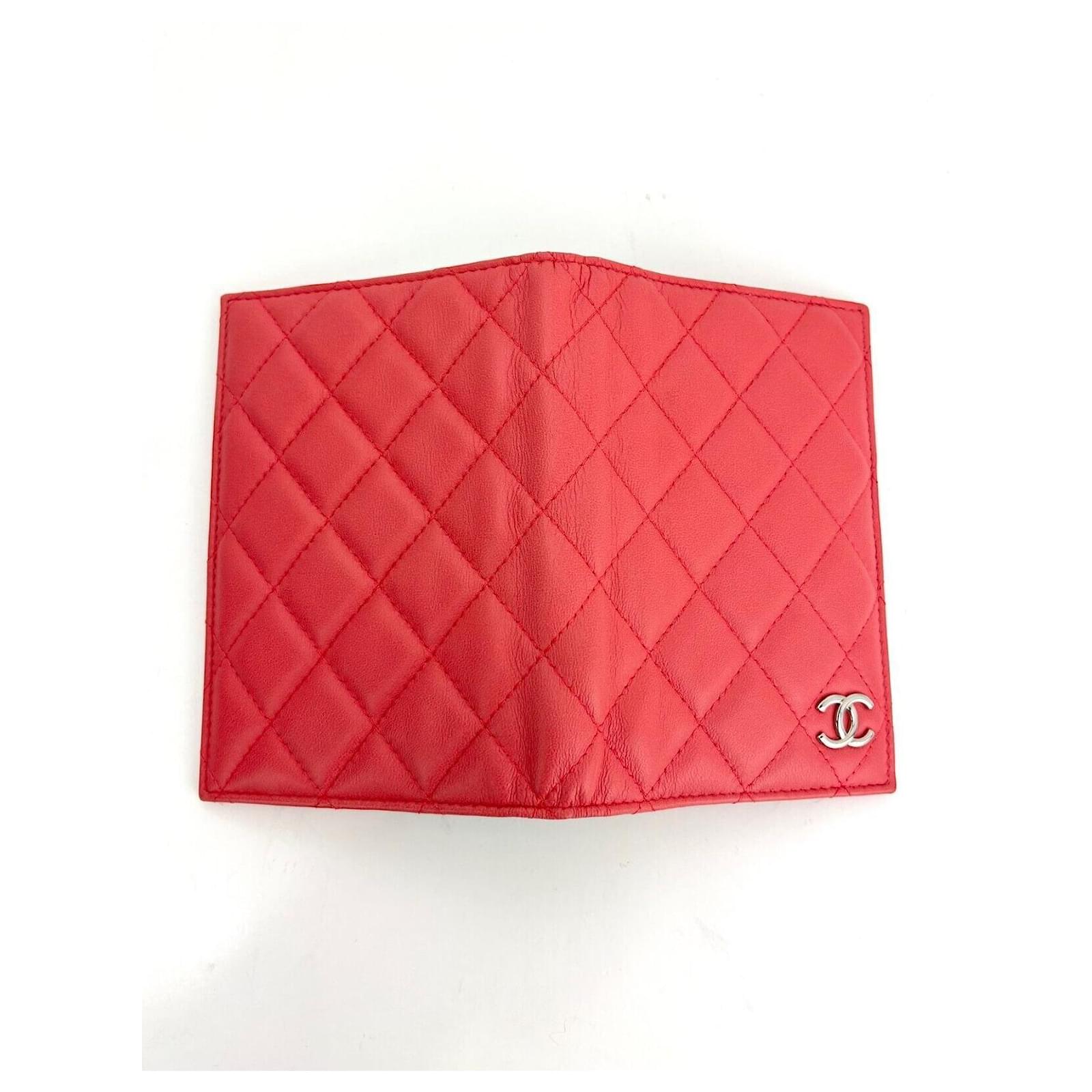 Chanel Chanel Passport Holder Coral Quilted Calfskin Leather Wallet C127  Pony-style calfskin ref.659391 - Joli Closet