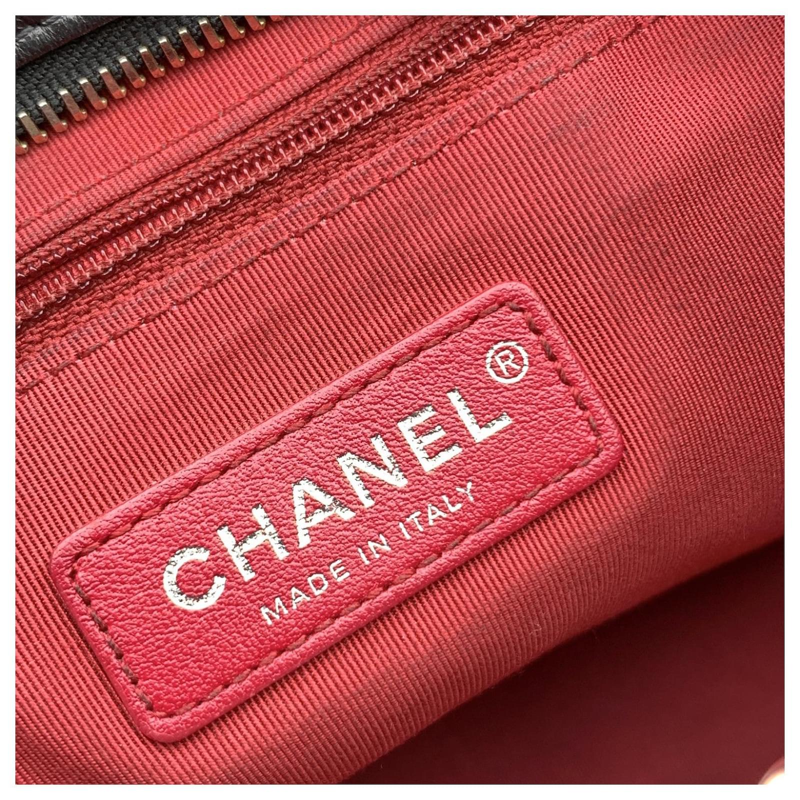Chanel Borsa a tracolla Chanel Gabrielle modello grande in pelle trapuntata  blu e pelle liscia nera - RvceShops's Closet - Chanel coco-parfum 7