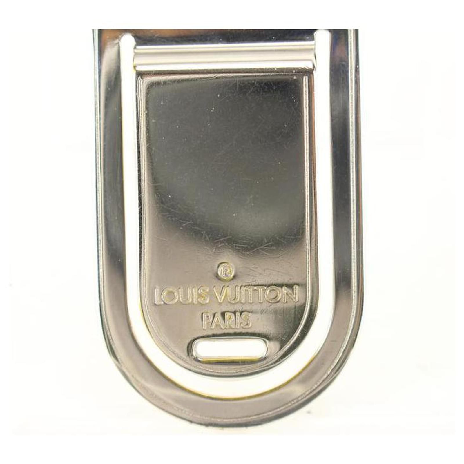 Louis Vuitton, nuovo fermasoldi in acciaio