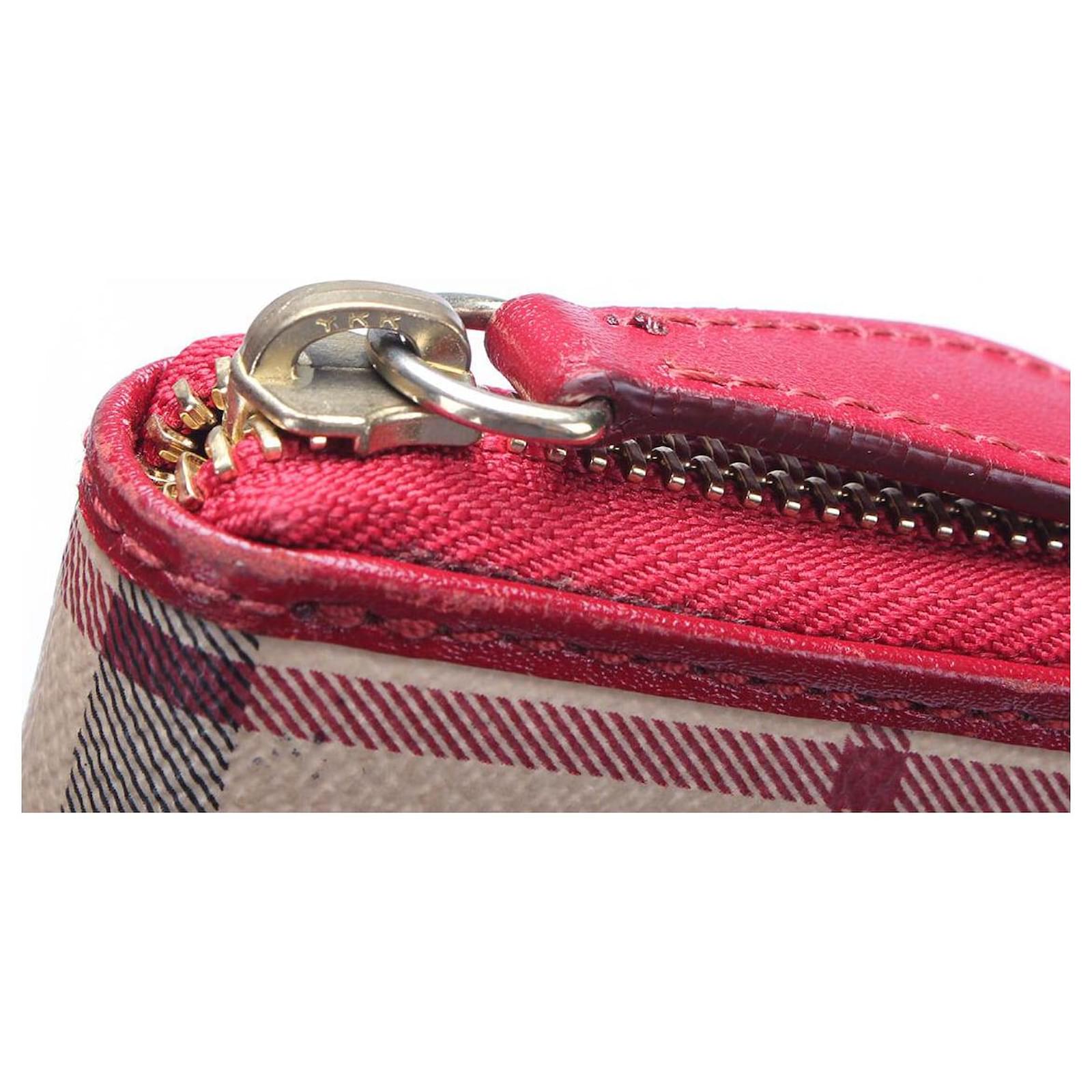 burberry Haymarket Check Zip Around Wallet red Cloth ref.667531 - Joli  Closet
