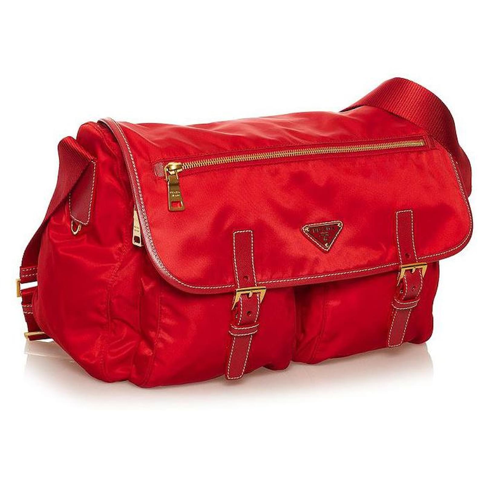 prada Nylon Messenger Bag red ref.667856 - Joli Closet