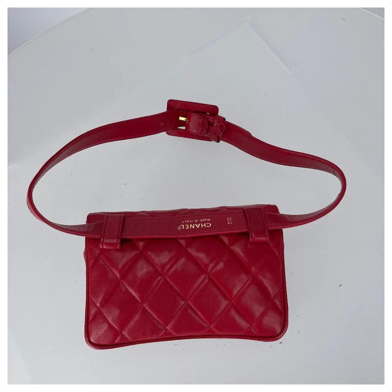 Red Leather Chanel Belt Bag ref.668606 - Joli Closet