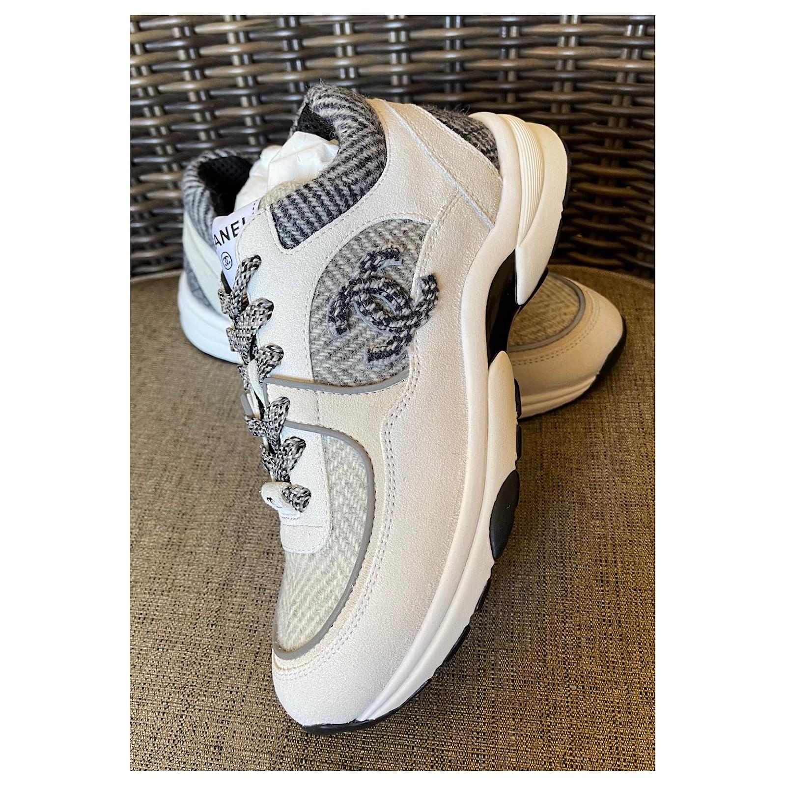 Chanel Sneakers Black White Grey Leather Deerskin ref.156456 - Joli Closet