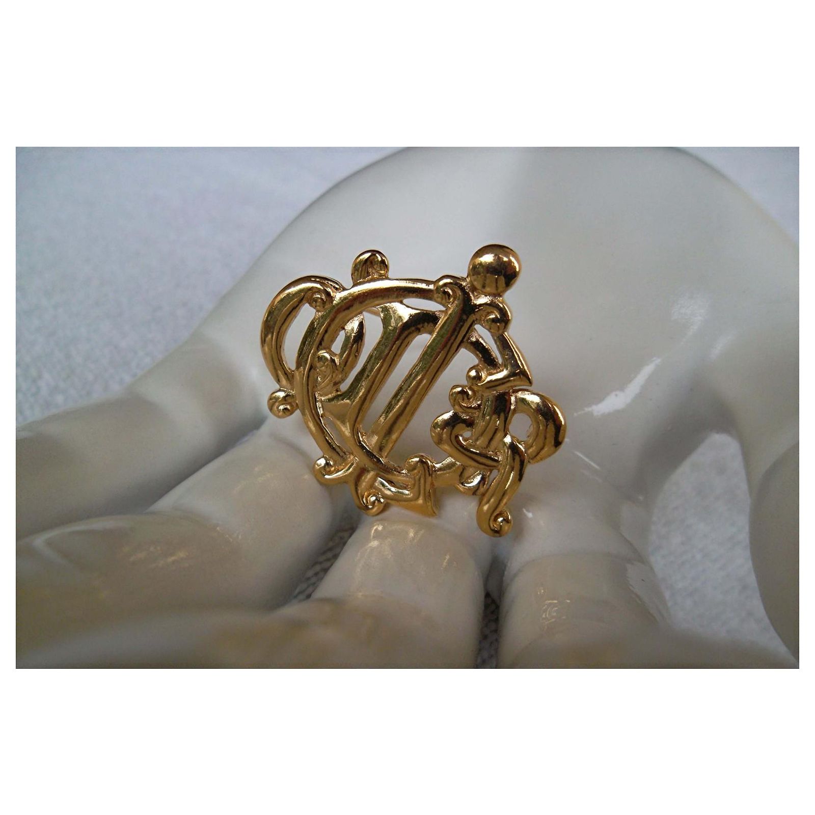 Broche Vintage Femme Dorée Motif Dame Au Chapeau - 3,5 Cm - Occasion Métal