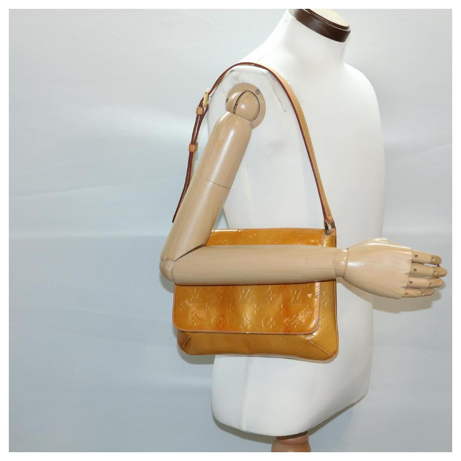 LOUIS VUITTON Vernis Thompson Street Shoulder Bag Beige M91301 LV Auth  pt4825 Patent leather ref.670158 - Joli Closet