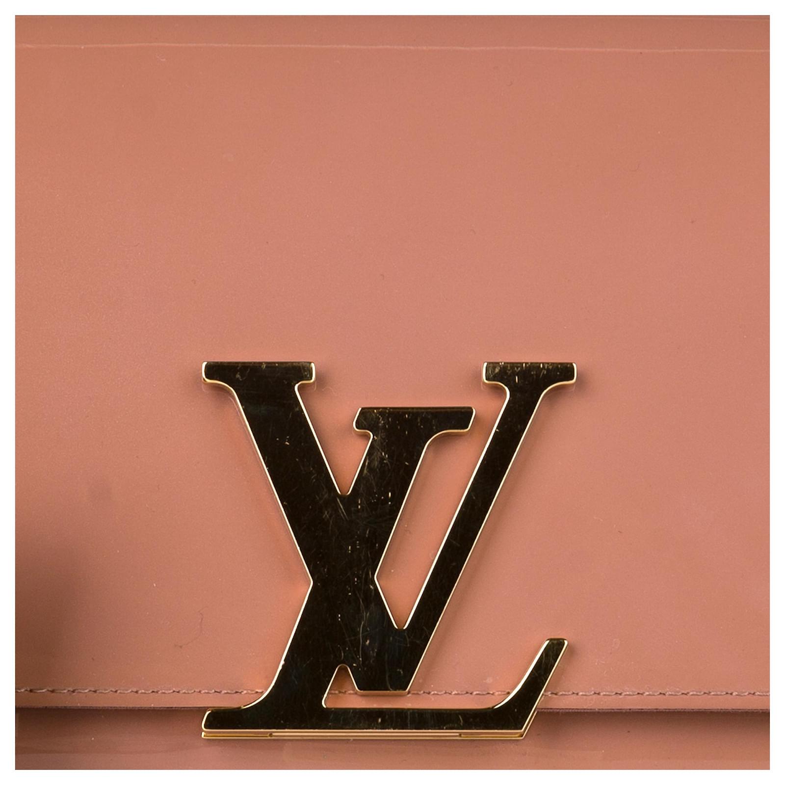 Louis Vuitton Brown Louise Vernis Clutch Beige Leather Patent leather  ref.671415 - Joli Closet