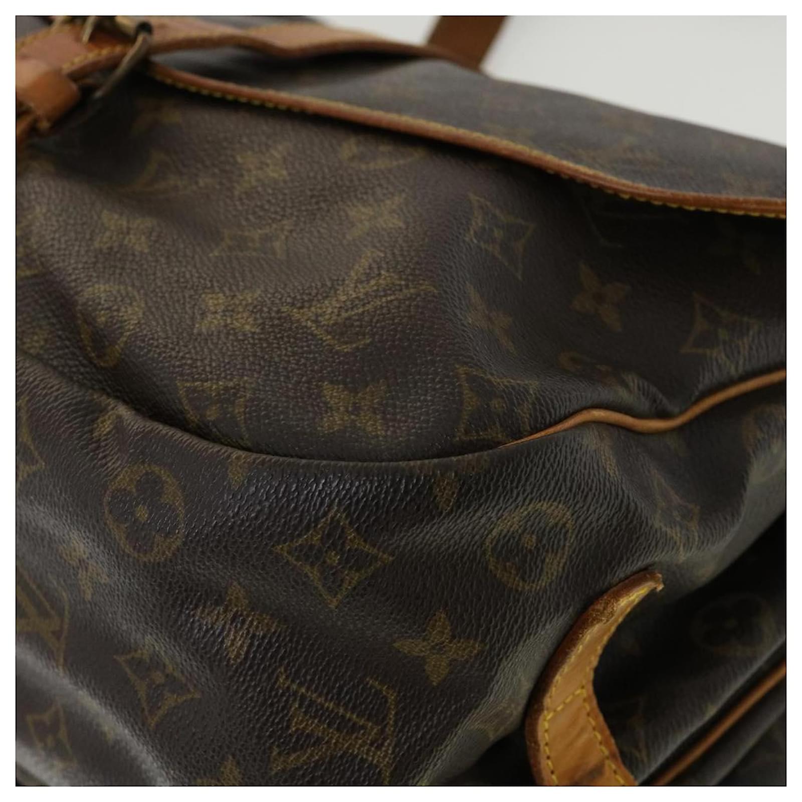 LOUIS VUITTON Monogram Saumur 35 Shoulder Bag M42254 LV Auth ro844